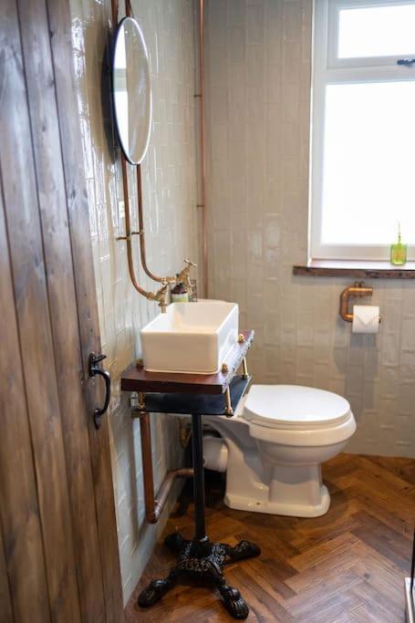 Unique Victorian Stable Conversion הליפקס מראה חיצוני תמונה
