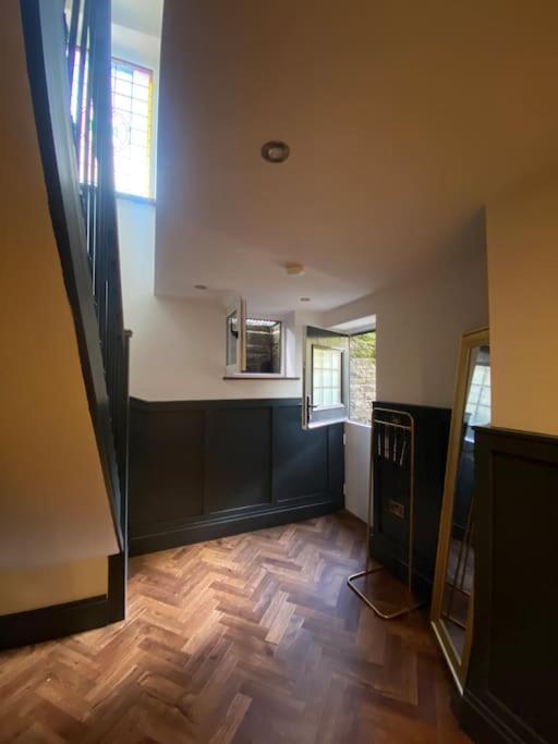 Unique Victorian Stable Conversion הליפקס מראה חיצוני תמונה