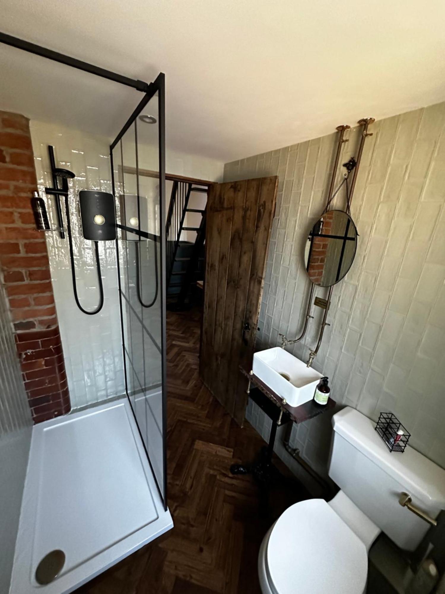 Unique Victorian Stable Conversion הליפקס מראה חיצוני תמונה